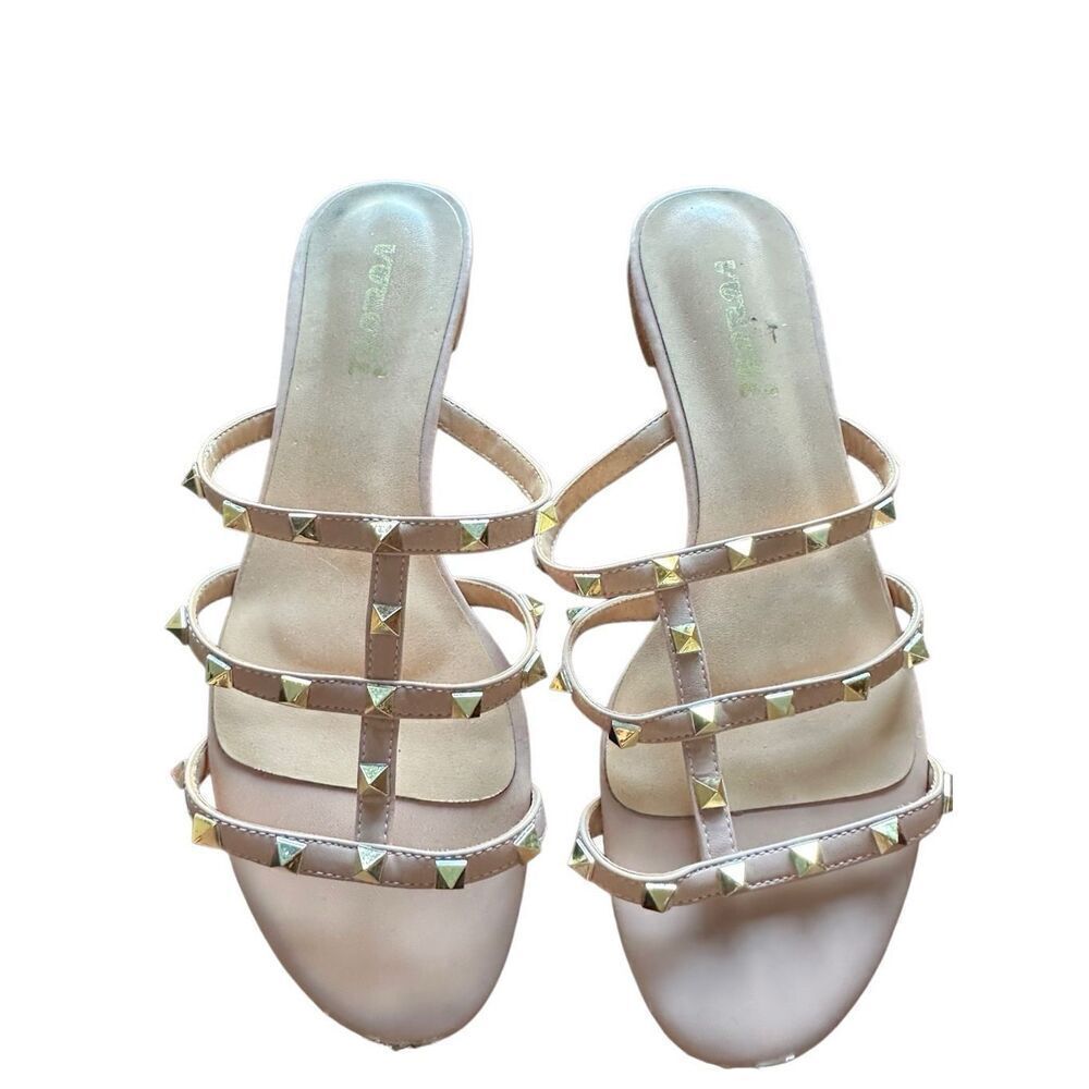 Flat studded sandals sz 10 silver/nude rockstuds